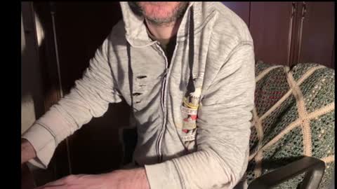 kissofbanned1983 online show from February 14, 10:40 am