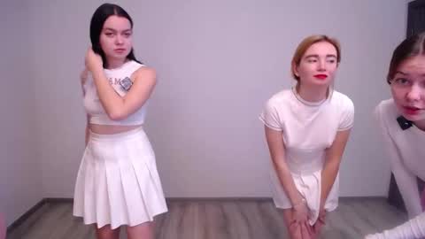 Snapshot of kisulya_meow246 chatting on October 24, 5:25 pm Vikki Rose online show from October 24, 5:25 pm