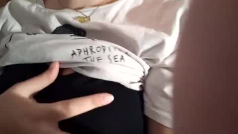 kitsuneniki online show from February 18, 7:24 pm