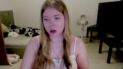 Jennyblonde and Emmabrunette online show from November 4, 5:36 pm