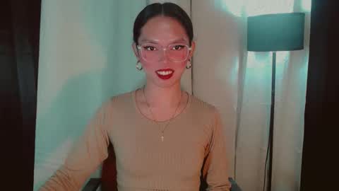 Snapshot of kitteylovesyou chatting on September 30, 5:18 am KITTY online show from September 30, 5:18 am
