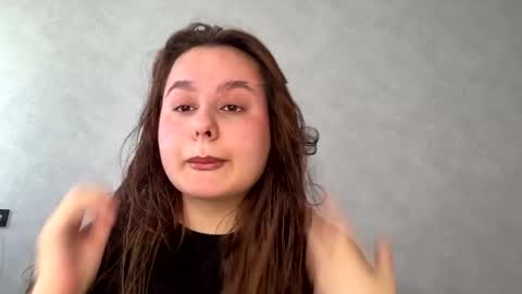 Ellaiza online show from April 25, 5:53 am