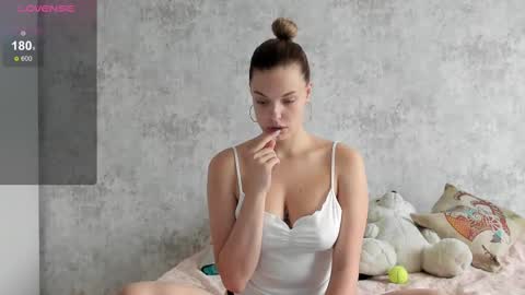 Snapshot of kitty_cathie chatting on September 24, 9:38 am Catherine online show from September 24, 9:38 am