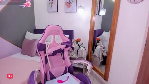 Snapshot of kitty_cayo chatting on January 22, 9:35 am Kitty Kayo online show from January 22, 9:35 am