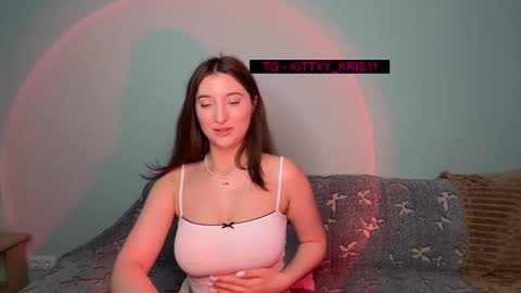kitty_kristy1 online show from November 11, 11:40 pm