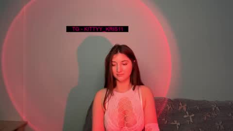 kitty_kristy1 online show from November 26, 11:12 pm