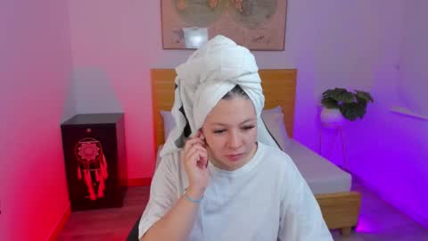 K I T T Y online show from December 20, 12:23 pm