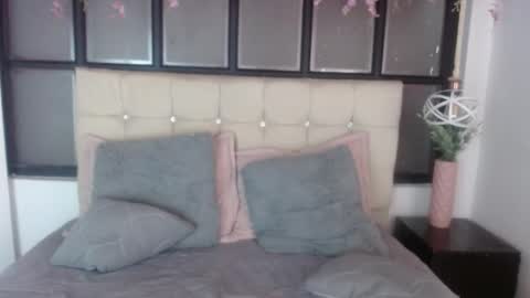 K I T T Y   online show from December 14, 8:48 pm