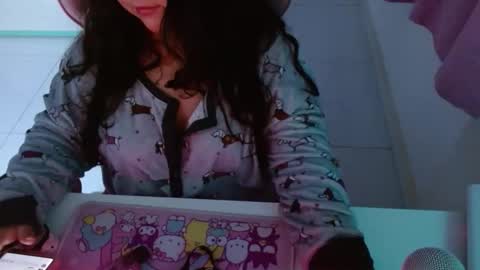 Snapshot of kittyk3 chatting on October 3, 4:10 am Dannita online show from October 3, 4:10 am
