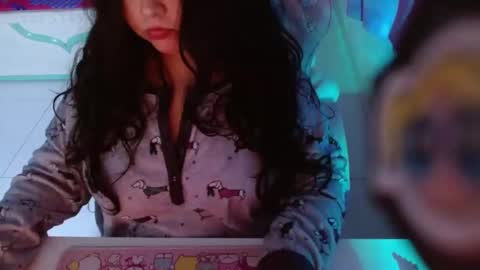 Snapshot of kittyk3 chatting on October 2, 4:00 am Dannita online show from October 2, 4:00 am