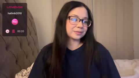 Snapshot of kittymia8 chatting on December 30, 4:31 am mia online show from December 30, 4:31 am