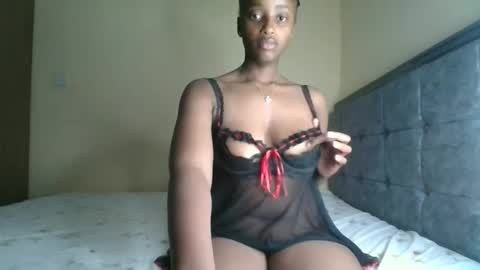Snapshot of kittypettite chatting on October 15, 12:17 pm Kittypettite online show from October 15, 12:17 pm