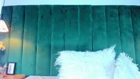 K I T T Y Y  online show from September 28, 8:18 pm