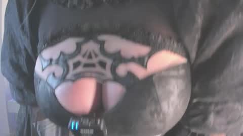 Angel Independent Model online show from October 27, 3:06 am