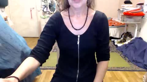 Snapshot of kiuminberry chatting on September 10, 1:23 pm KiuminBerry online show from September 10, 1:23 pm
