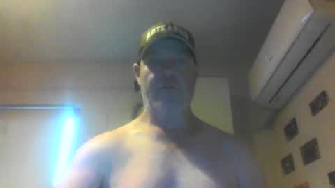 kiwiguy19773 online show from February 17, 5:58 am