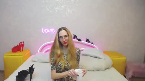 Klary online show from March 5, 2:12 pm