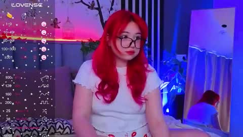 Snapshot of klee_love chatting on October 4, 5:27 am Klee online show from October 4, 5:27 am