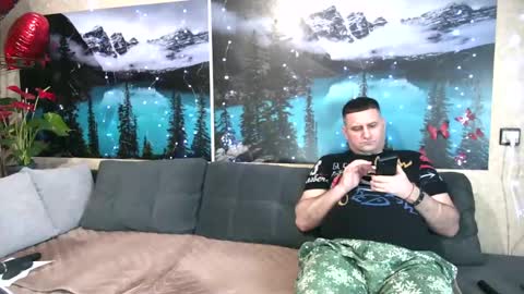Snapshot of kleosnow chatting on February 27, 11:39 am Kleosnow online show from February 27, 11:39 am