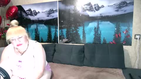 Snapshot of kleosnow chatting on March 5, 5:50 pm Kleosnow online show from March 5, 5:50 pm