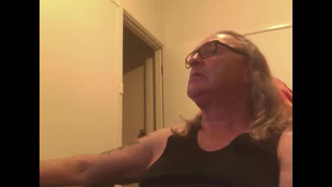 Snapshot of knobout chatting on October 9, 12:10 pm knobout online show from October 9, 12:10 pm