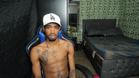 kofi online show from December 4, 11:04 pm