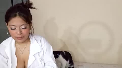 Konny and Laila online show from April 29, 2:11 pm