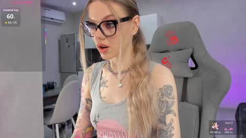 Jess online show from April 22, 11:06 am