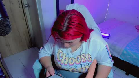 Snapshot of kpayton99 chatting on January 10, 3:07 am Khloe online show from January 10, 3:07 am