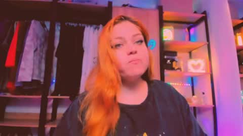 Khloe online show from April 3, 12:06 am