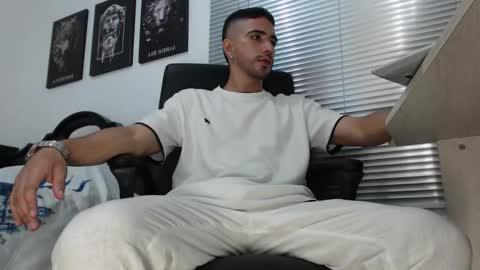 kratoswolf online show from March 15, 12:26 am