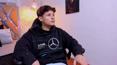 Snapshot of kraven_lust chatting on October 18, 3:22 am Kraven online show from October 18, 3:22 am