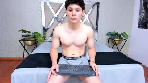 Snapshot of kraven_lust chatting on October 19, 3:33 am Kraven online show from October 19, 3:33 am