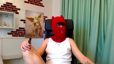 KrewVaughn online show from October 15, 5:43 am