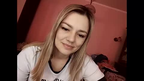 Snapshot of krisssexi chatting on February 17, 9:13 am KrissSexi online show from February 17, 9:13 am