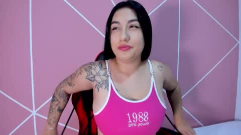 Snapshot of krissttal__ chatting on September 16, 10:39 am kristal online show from September 16, 10:39 am