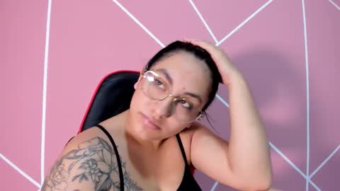 Snapshot of krissttal__ chatting on September 21, 11:03 am kristal online show from September 21, 11:03 am