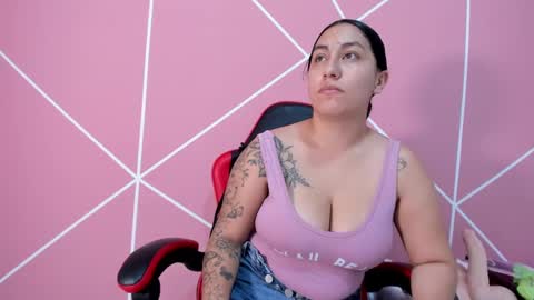 Snapshot of krissttal__ chatting on October 2, 1:32 pm kristal online show from October 2, 1:32 pm