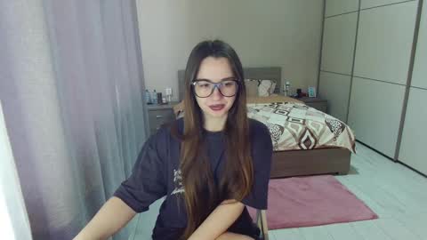 twitter    Annemarye 23 online show from March 26, 6:40 am