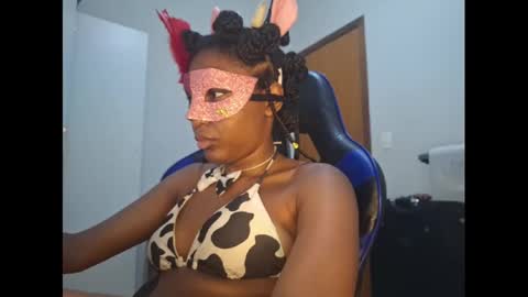 Snapshot of kristallvfs chatting on February 23, 3:35 am kristallvfs online show from February 23, 3:35 am