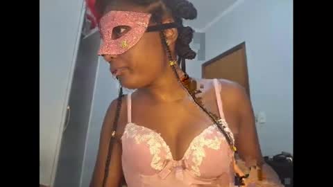 Snapshot of kristallvfs chatting on February 11, 3:18 am kristallvfs online show from February 11, 3:18 am