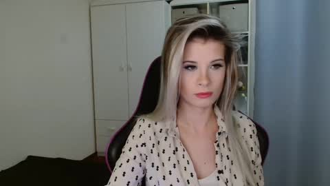 KristineAmore online show from January 8, 7:25 am