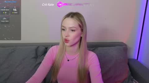 Snapshot of kristy_babe chatting on February 28, 6:41 pm Kristy and Alice online show from February 28, 6:41 pm