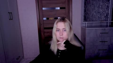 Kristy online show from April 22, 11:12 pm