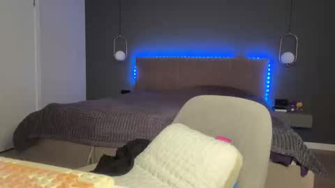 Kristi online show from October 6, 4:19 am