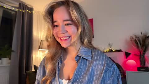 Snapshot of kristyspiritedaway chatting on December 1, 8:00 pm Kristy Nip slip shady Best model on CB online show from December 1, 8:00 pm