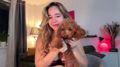 Snapshot of kristyspiritedaway chatting on December 3, 9:50 pm Kristy Nip slip shady Best model on CB online show from December 3, 9:50 pm