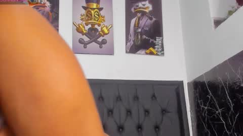 Snapshot of krixtybrown chatting on September 26, 7:11 pm krixty online show from September 26, 7:11 pm