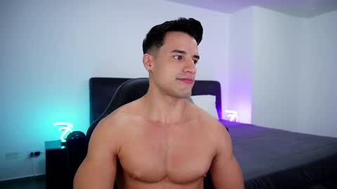 Snapshot of krops_ chatting on February 25, 10:04 am KROPS online show from February 25, 10:04 am