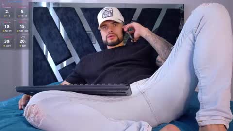 Kroy Wood online show from October 1, 2:49 pm